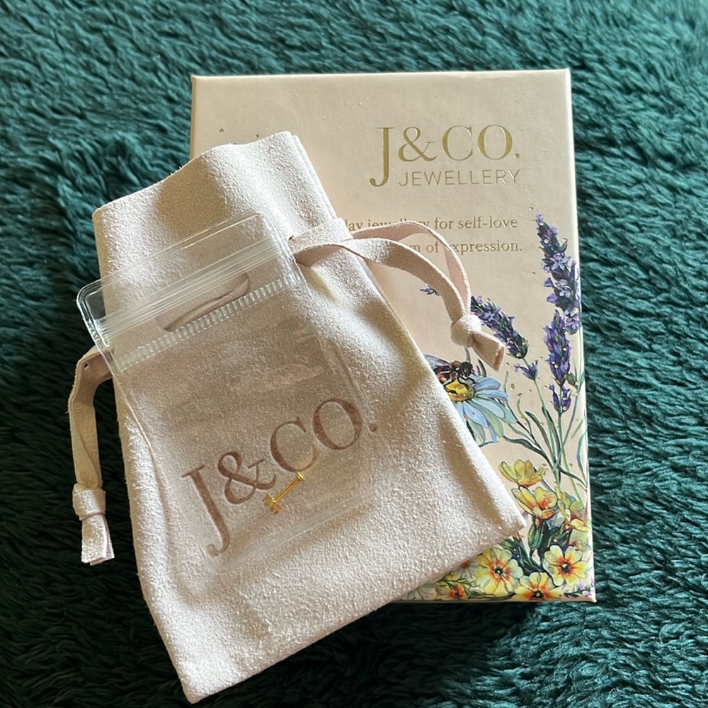 J&CO Gold Diamond Jewelry